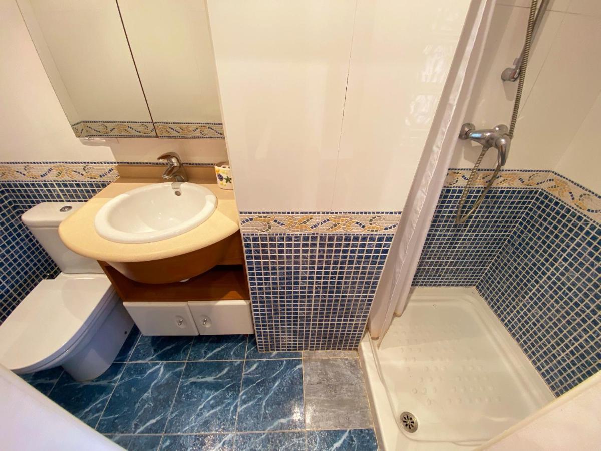 Apartament Gran Amb Parquing A 5 Min Del Centre カレリャ・デ・パラフルジェリ エクステリア 写真