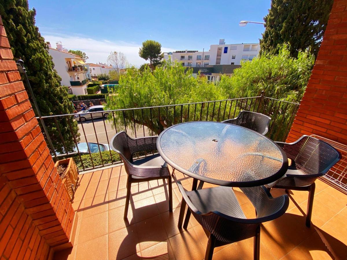 Apartament Gran Amb Parquing A 5 Min Del Centre カレリャ・デ・パラフルジェリ エクステリア 写真